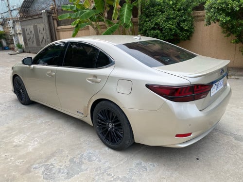 Lexus ES300h ឆ្នាំ2014 full option up 025