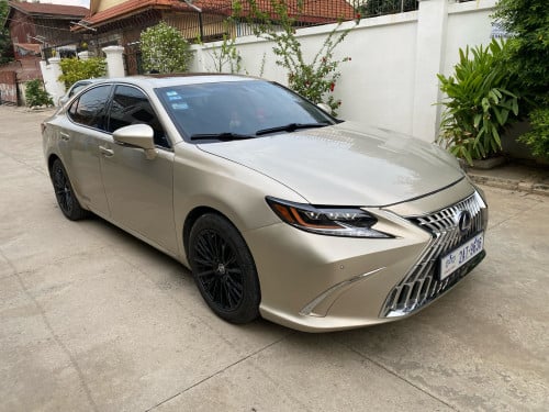 Lexus ES300h ឆ្នាំ2014 full option up 025