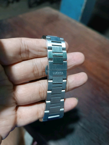 LUCHTA  តួស្តើង មានថ្ងៃ មានទី មានខែ
