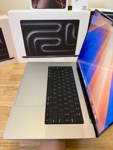 MacBook Pro 16" M4 Pro, 24GB, 512GB