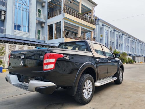 Mitsubishi Triton ឆ្នាំ2018 អូតូប៉ុងពីរម៉ាស៊ីនធំថ្នាំហ្សុីន90