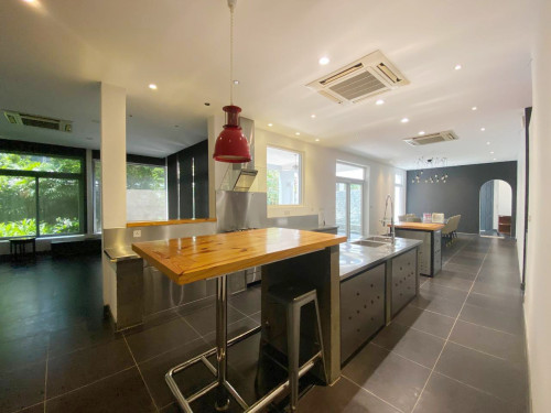 Modern 6-Bedroom Villa for Rent at Tuol Kork
