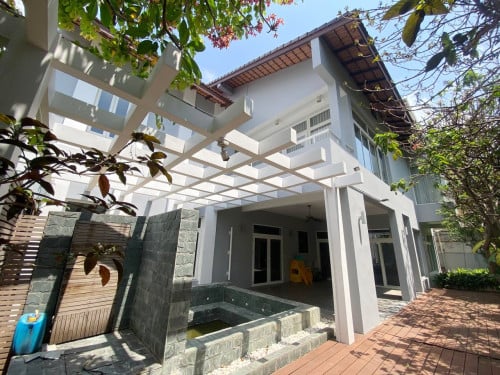 Modern 6-Bedroom Villa for Rent at Tuol Kork