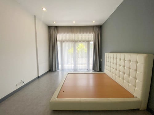 Modern 6-Bedroom Villa for Rent at Tuol Kork