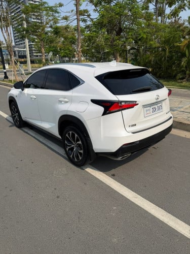 NX 200T F sport