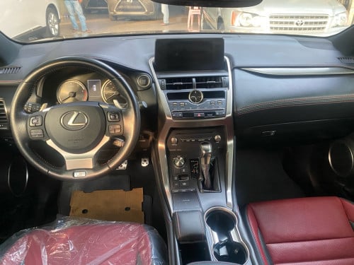 NX300 F-Sport ឆ្នាំ2019 ក្រដាសពន្ធ
