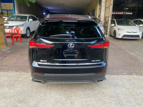 NX300 F-Sport ឆ្នាំ2019 ក្រដាសពន្ធ