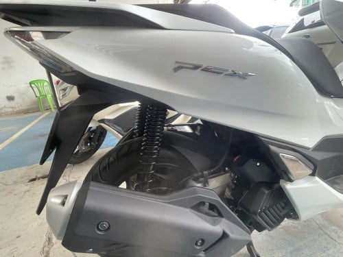 Pcx2024ជប៉ុនក្រដាស់ពន្នលក់2870$ទិញដាច់វៃដូ25ខេត្តក្រុងតេលេក្រាម077340440-098340440