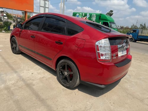 Prius 2007 half