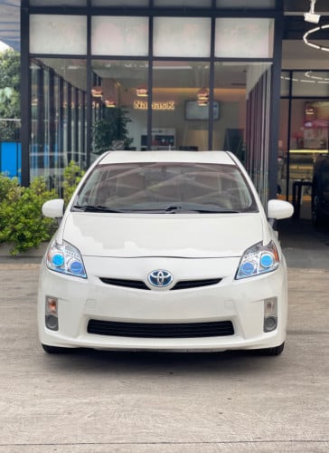 Prius 2010 Option 2 ក្នុងលឿង