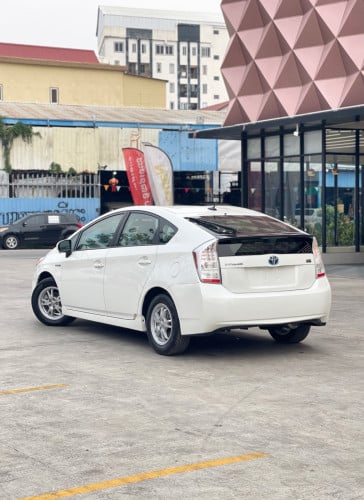 Prius 2010 Option 2 ក្នុងលឿង