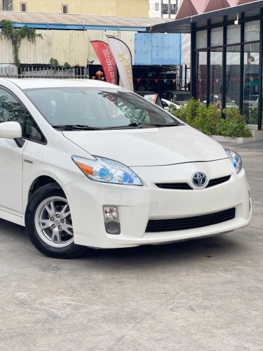 Prius 2010 Option 2 ក្នុងលឿង