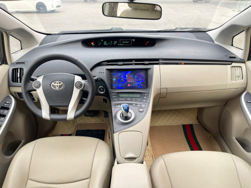 Prius 2010 Option 2 ក្នុងលឿង