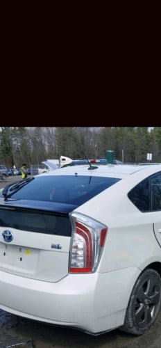 Prius 2015 white