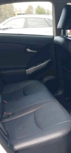 Prius 2015 white