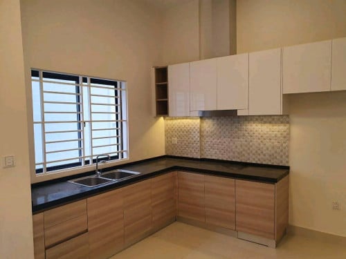 Shop House បុរីប៉េងហួតលក់បន្ទាន់