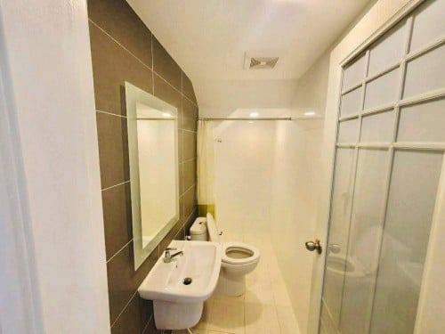 Shop House បុរីប៉េងហួតលក់បន្ទាន់