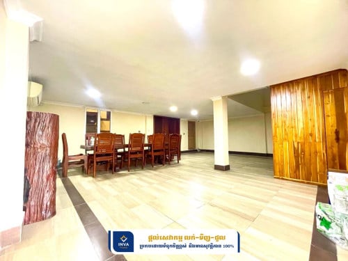 ផ្ទះអាជីវកម្ម2ល្វែងលក់បន្ទាន់ នៅលើលេខ5 ជិតស្ពានម៉ាឡេ