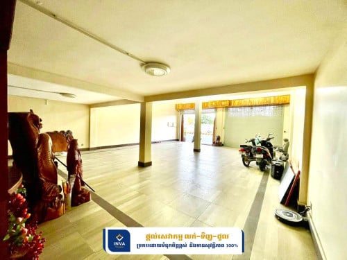 ផ្ទះអាជីវកម្ម2ល្វែងលក់បន្ទាន់ នៅលើលេខ5 ជិតស្ពានម៉ាឡេ