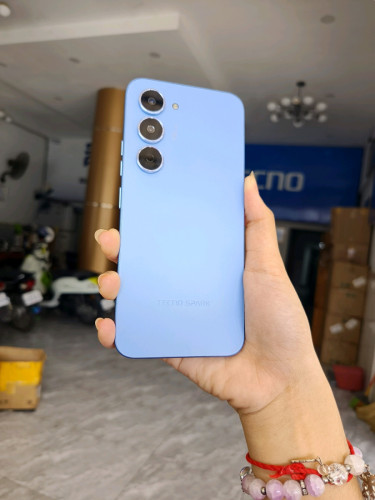 Spark 40 pro