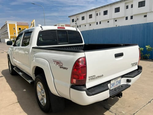 Tacoma 2005 ប៉ុង​1​ ប៉ុង​ភ្លើង​