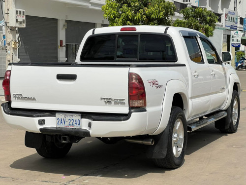 Tacoma 2005 ប៉ុង​1​ ប៉ុង​ភ្លើង​