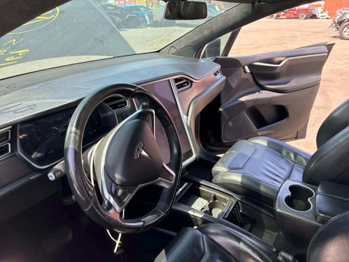 TESLA Model X 2017 (ETA:26/062026) តម្លៃ 2Xxxx$