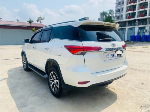 TOYOTA FORTUNER 2017