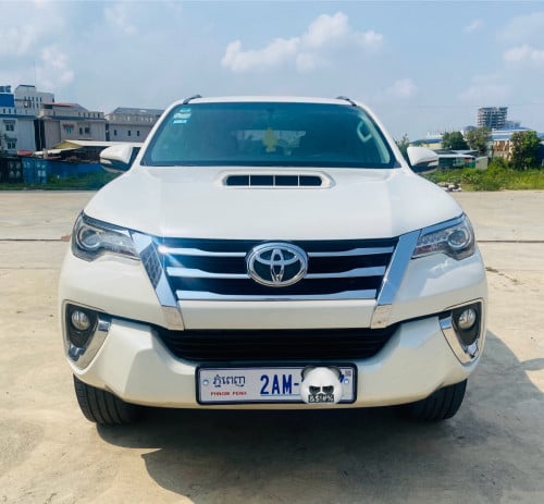 TOYOTA FORTUNER 2017