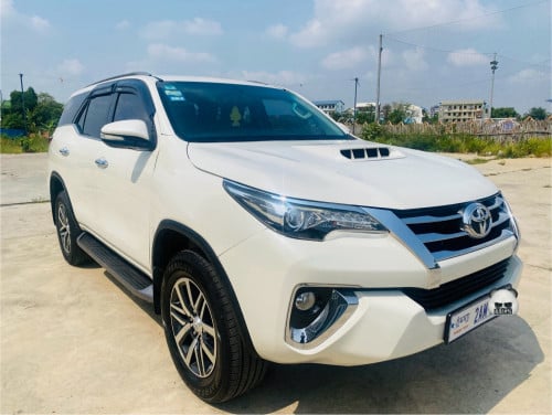 TOYOTA FORTUNER 2017