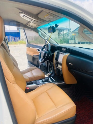 TOYOTA FORTUNER 2017
