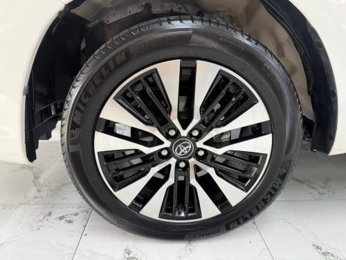 Toyota revo 2020