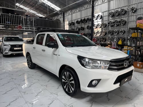 Toyota revo 2020