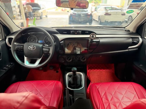 Toyota revo 2020