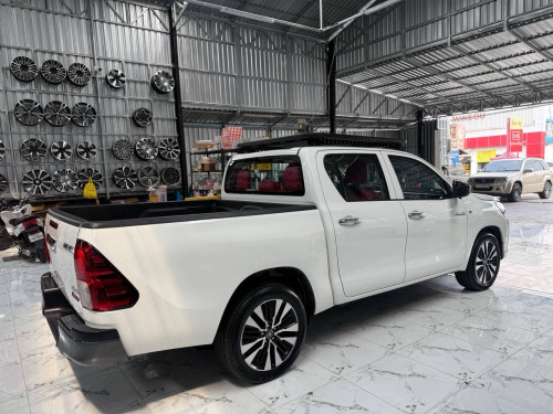 Toyota revo 2020
