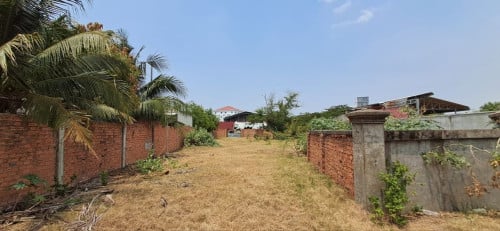 Urgent Land for Sale Near AUPP University! ๐ฅ
