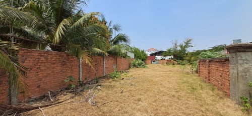 Urgent Land for Sale Near AUPP University! ๐ฅ