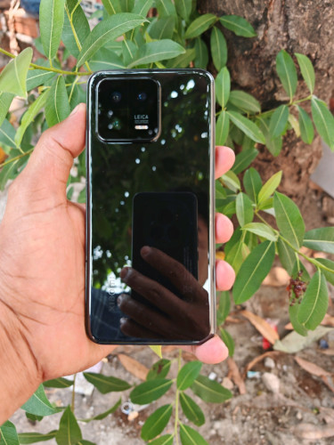 Xiaomi 13 12g/256g_Global(វៃដូរបាន)👉$225