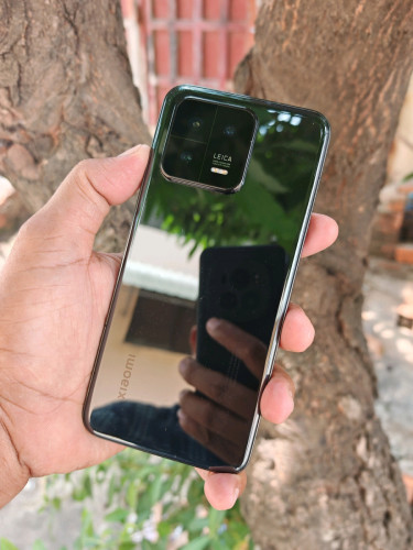 Xiaomi 13 12g/256g_Global(វៃដូរបាន)👉$225