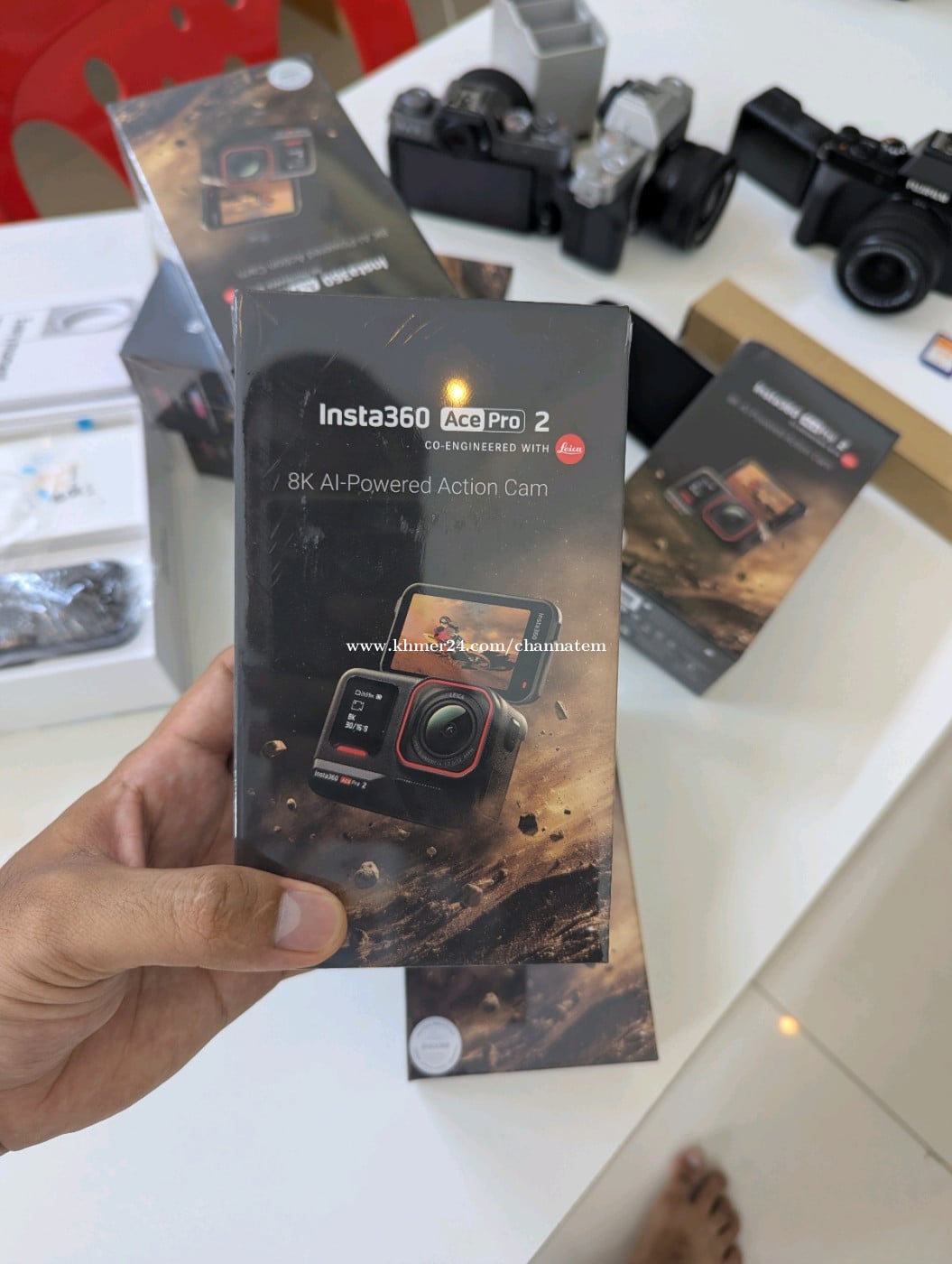 Insta360 Ace pro2 ថ្មី SD 128GB