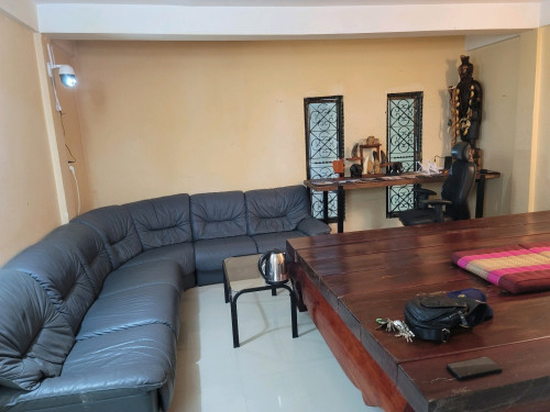ផ្ទះលក់បន្ទាន់ ជាប់ផ្លូវមេ អាចបើកអាជីវកម្មរកស៉ីបាន