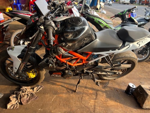 នៅស្អាតទាំងអស់. តែជិះក្តៅបាត់ភ្លើងទុកចោលបន្តិចឆេ៖វិញ ជាងនៅខេត្តអត់ចេះធ្វើ