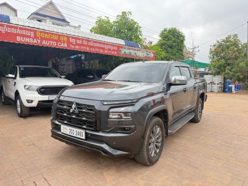 ឡាន​ស្អាត​លក់​នៅ​សៀមរាប​024 សុីនមួយជុំ