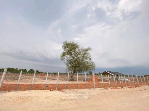 #ដីឡូតិ៍សៀមរាបក្នុងភូមិទីតាំងល្អសម្រាប់រស់នៅដីទំហំ 10m x 21m តម្លៃ29OO$ ក្បែរង្វ