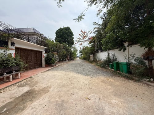 ដីលក់(16x22)នៅជិតផ្សារឈូកមាស