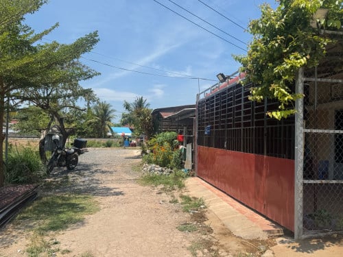 ផ្ទះលក់ ក្រុងកំពត $2,5000