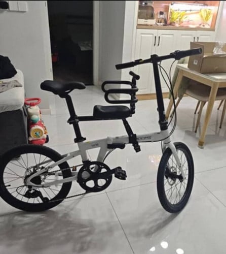 កៅអីកុមារថ្មីស្រឡាង/Child seats