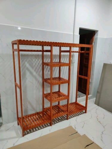 ធ្នើ /  clothes organized