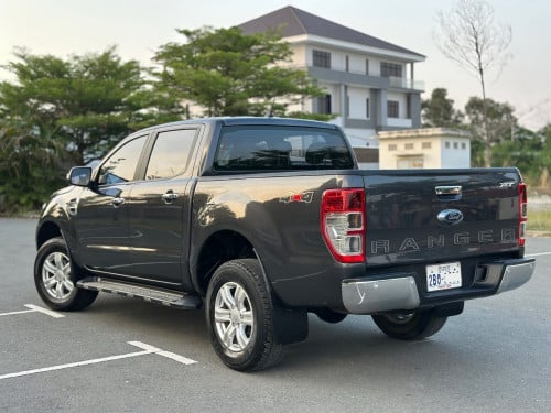 លក់ Ford Ranger XLT 2022 ម៉ាសុីនធំ3.2L ថ្នាំសុីន100% ម្ចាសដើមទី១ថ្មីណាស់