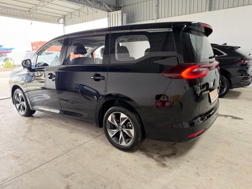 ពុកម៉ែដែលស្រលាញ់ GAC M6 2025 គីឡូតិច